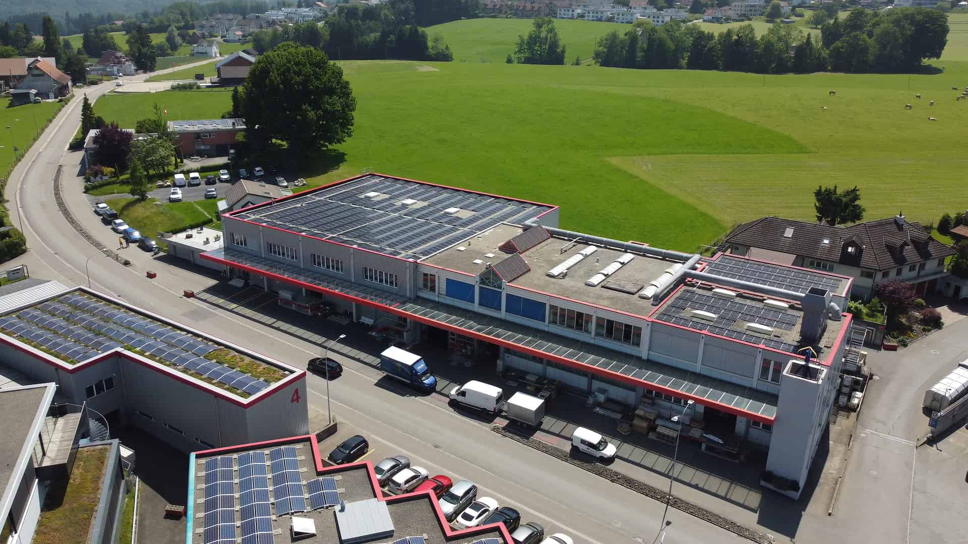 Solaranlage auf dem Dach der Stalder AG in Engelburg